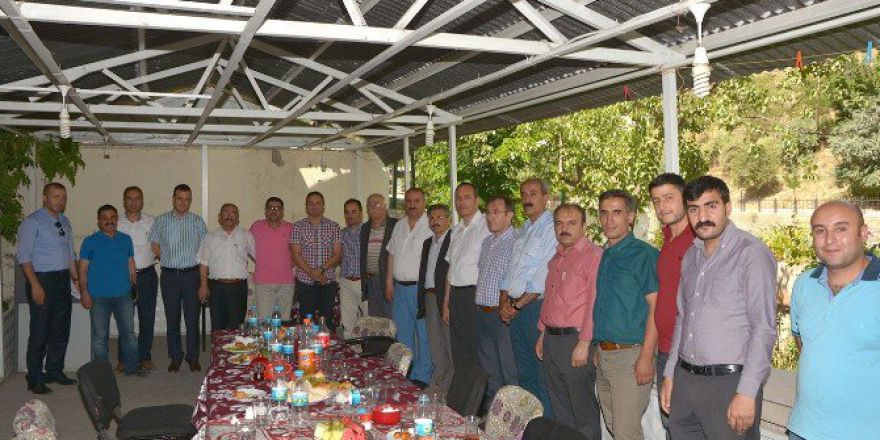 Tayini Çıkan Müdüre Veda Yemeği