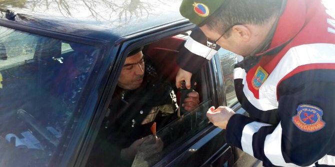 Jandarmadan Sürücü Ve Yolculara Emniyet Kemeri Uyarısı