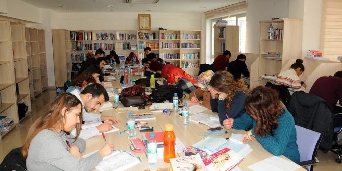 Kırşehir Begem Kütüphanesi İle Okuyor