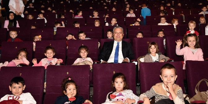 Muratpaşa Sinema Günleri Miniklerle Başladı