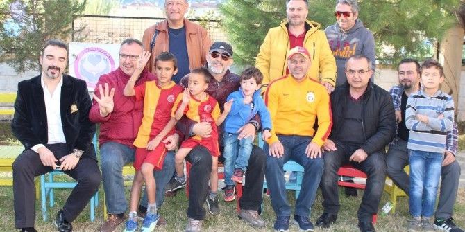 Fethiye’de Engelli Öğrenciler Galatasaraylı Oldu