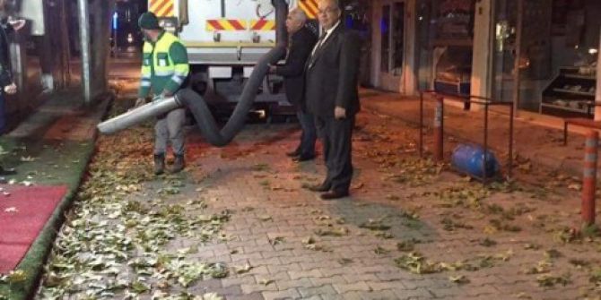 Adıyaman Belediyesinden Şiddetli Rüzgar Mesaisi