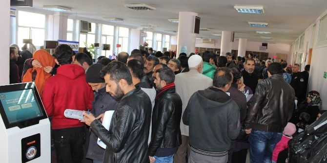 Nüfus Müdürlüğünde Suriyeli Vatandaş Yoğunluğu