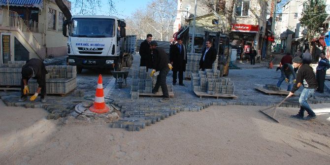 Bayramiç’te Alt Ve Üst Yapı Çalışmaları Sürüyor