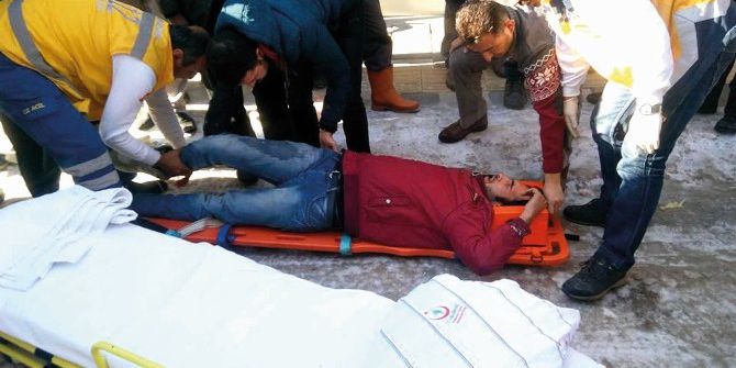 Bisikletten Düşen Genç Yaralandı