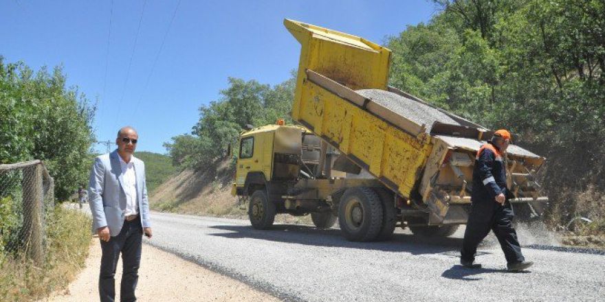 Grup Köy Yolunda Asfaltlama