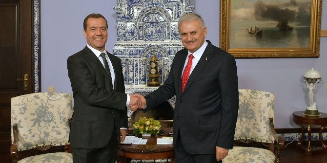 Medvedev: “2018 Fıfa Dünya Kupasına Hazırlık Süreci Çerçevesinde Tesislerin İnşaatında Türk İşçiler İstihdam Ediliyor”