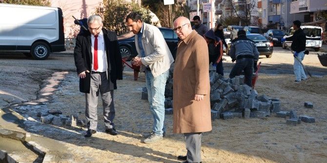 Başkan Eşkinat Yol Yapım Çalışmalarını İnceledi