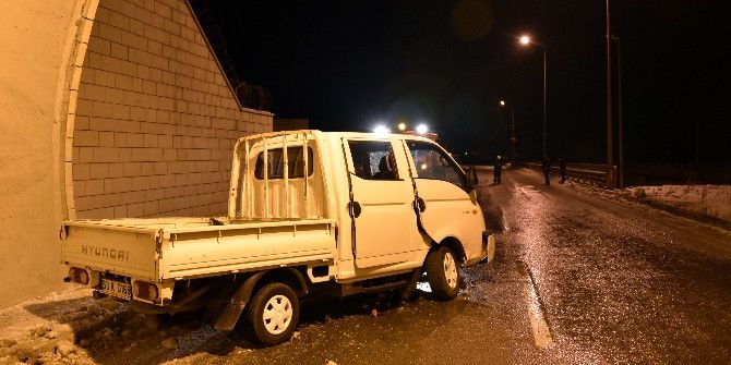 Gizli Buzlanma Kazaya Sebep Oldu: 2 Yaralı