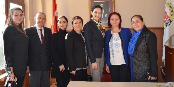 Ak Parti Kadın Kolları Başkanı Sarıbaş; “Kadınlar Her Ortamda Aktif Olmalı”