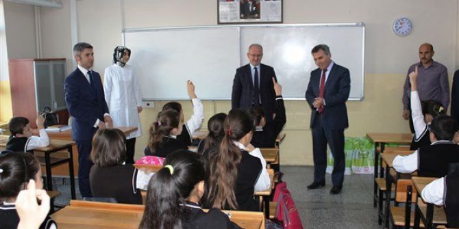 Suluova’daki Okullarda Her Gün Kitap Saati