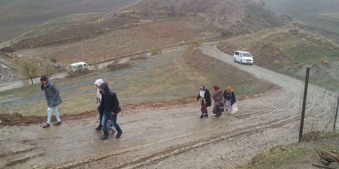 Yağış Yolda Bıraktı