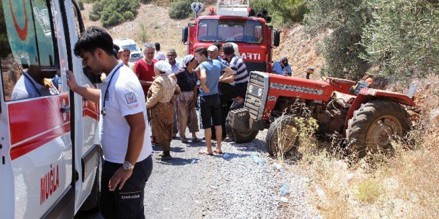 Traktör Devrildi, 7 Kişi Yaralandı