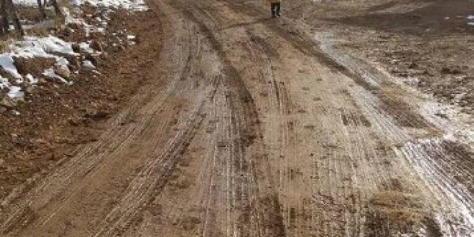 Çamurlu Yollar Meclis Üyesini Çileden Çıkardı