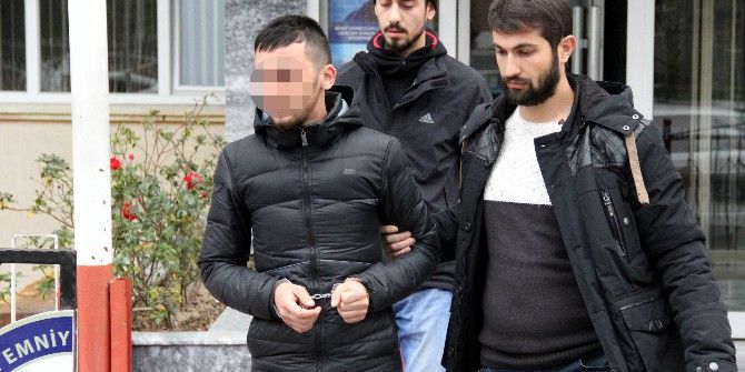 Şüpheli Araçtan Silah Ve Uyuşturucu Çıktı