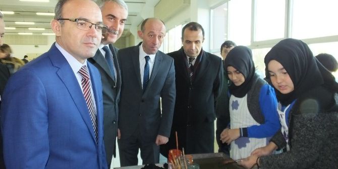 Burhaniye’de Ebru Kursları İlgi Gördü