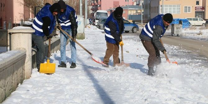 Aziziye Karla Mücadelede Hız Kesmiyor