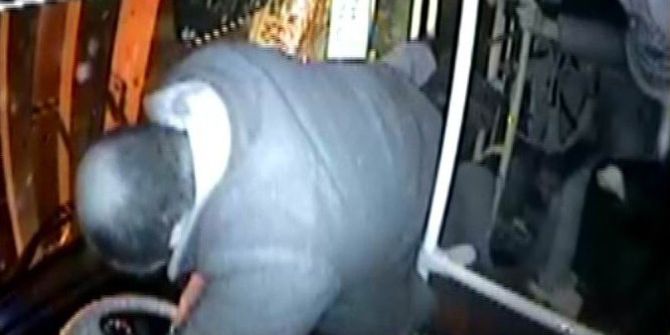 Yolcu Otobüsünün Devrilme Anı Kamerada