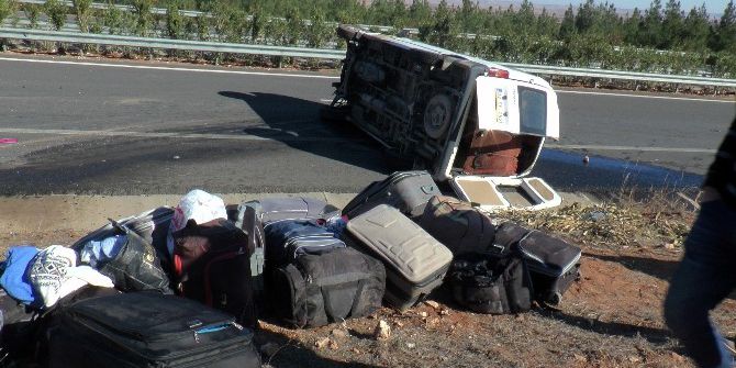 Şanlıurfa’da İşçileri Taşıyan Minibüs Devrildi: 13 Yaralı