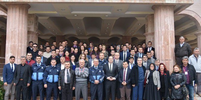 Belediye Personeline “Etkili İletişim Becerileri” Semineri