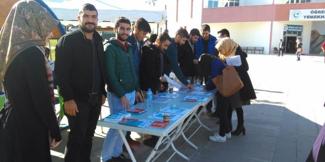 Üniak Etkinlik Standı Açtı