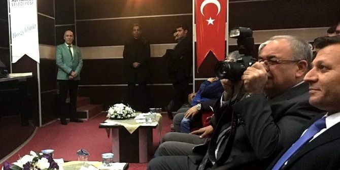 Başkan Kendi Fotoğrafçısının Fotoğrafını Çekti