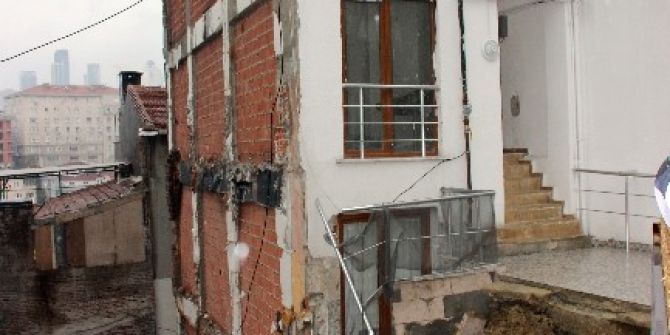 Şişli’de Çökme Tehlikesi Geçiren Bina Paniğe Neden Oldu