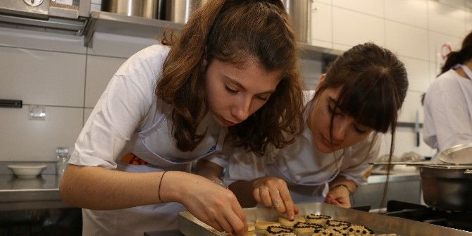 Anadolu Üniversitesi Öğrencileri Mutfakta Hünerlerini Sergiledi