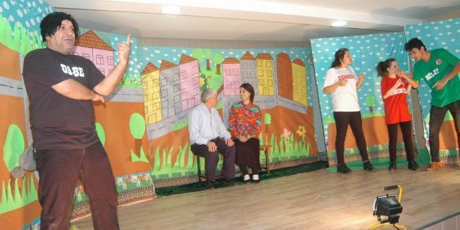 Yıldırımlı Çocukların Tiyatro Keyfi