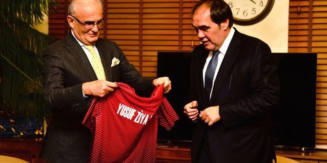 Demirören’den Yılmaz’a Forma