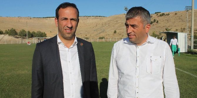 Yeni Malatyaspor’da Yönetim Teknik Heyetle Takımın Gidişatını Görüştü