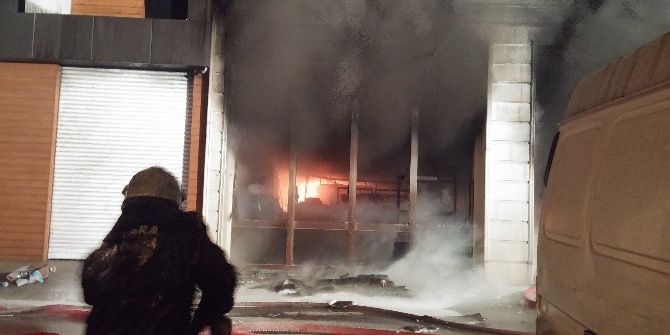 Başkent’te İş Yeri Yangını