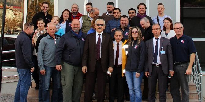 Konuk Sağlıkçılar 112 Açm’yi Gezdi