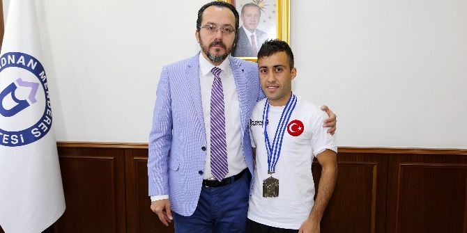 Rektörü Bircan, Adü’nün Göğsünü Kabartan Öğrenciyi Ağırladı