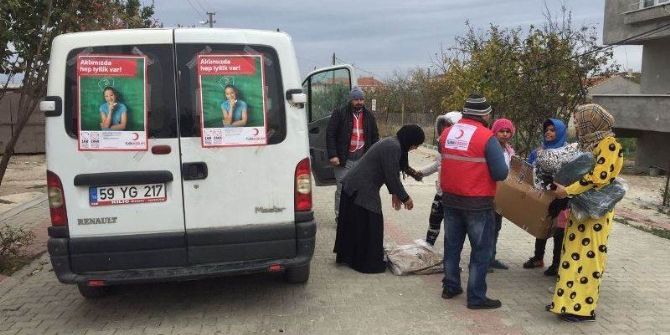 İhtiyaç Sahiplerine Kömür Ve Kıyafet Yardımı