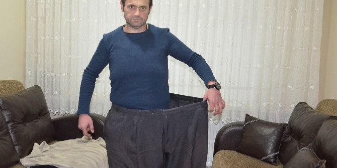 2 Yılda 100 Kilo Verdi, Eski Pantolonuyla Poz Verdi