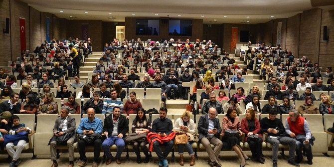 “İnsan Sevgi İle Yaşar” Tiyatrosunun Gösterimi Yapıldı