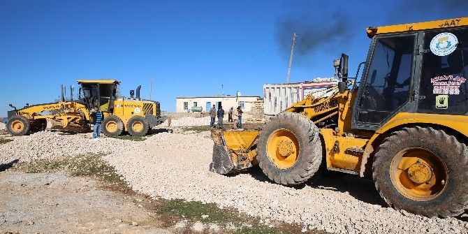 Haliliye’den Keçili Kırsal Mahallesinde Yol Yapım Çalışması