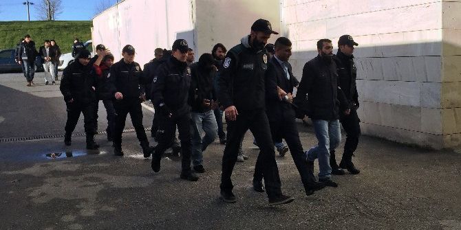 Sakarya’da Uyuşturucu Operasyonunda Gözaltına Alınan 9 Kişi Adliyeye Sevk Edildi