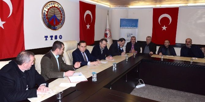 Sarp Sınır Kapısındaki Çalışmalar Nakliyecilerin Geçişlerini Zorlaştırıyor