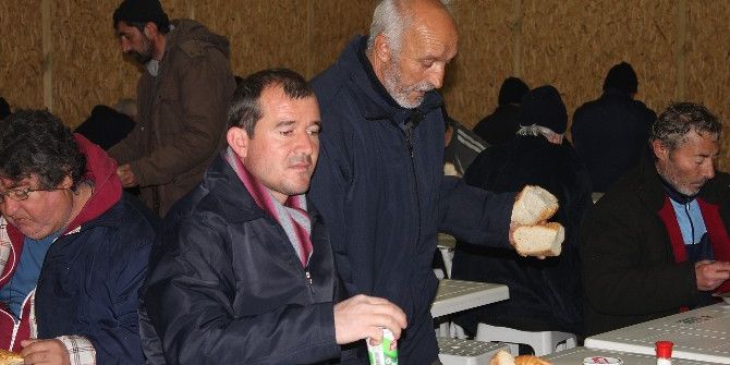 Kara Kışta Kimsesizlere Sıcak Yuva