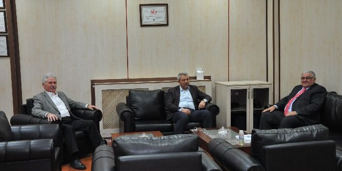 Ak Parti Teşkilat Başkan Yardımcısı Yüksektepe Erzurum Ticaret Borsası’nı Ziyaret Etti