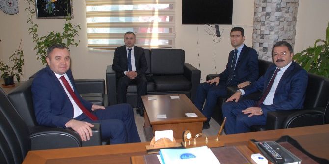 Tuşba Kaymakamı Sarı’dan Veda Ziyareti