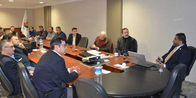 Enerji Uzmanı Wale Hussein Tavşanlı Ticaret Odası’nda Sunum Yaptı