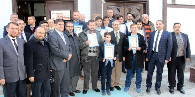 Bölge Yatılı Kur’an Kursu’nda 12 Hafız Belgesini Aldı