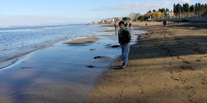 Yalova’da Deniz 20 Metre Çekildi