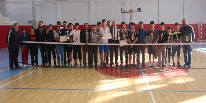 Hakkari’de Voleybol Müsabakaları