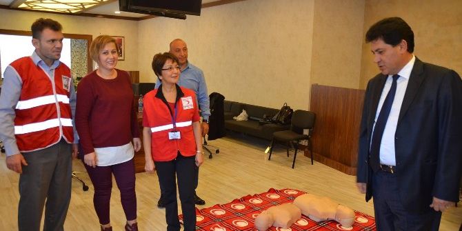 Kemer Belediye Personeline İlk Yardım Kursu