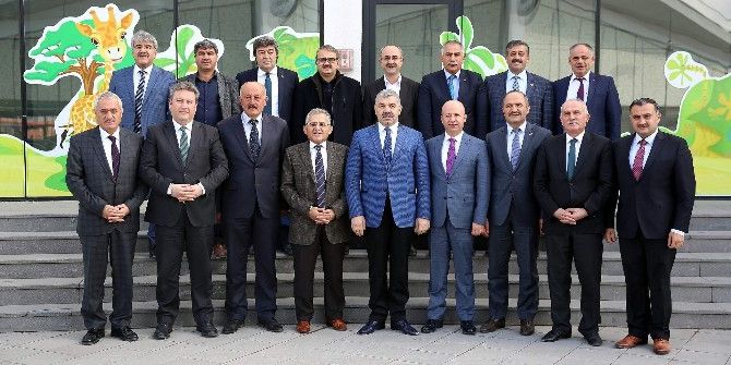 Başkan Çelik İlçe Belediye Başkanlarıyla Yatırım Toplantısı Yaptı