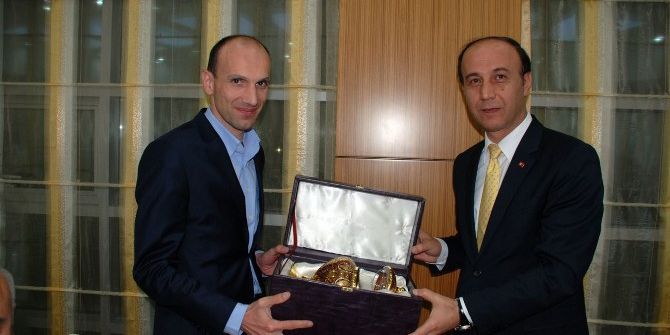 Vali Erin’den Vali Yardımcısı Ve İlçe Kaymakamlarına Veda Yemeği